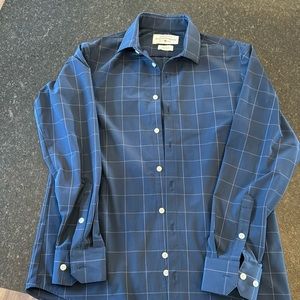 Mizzen and Main men’s dress shirt. Size large (trim fit)